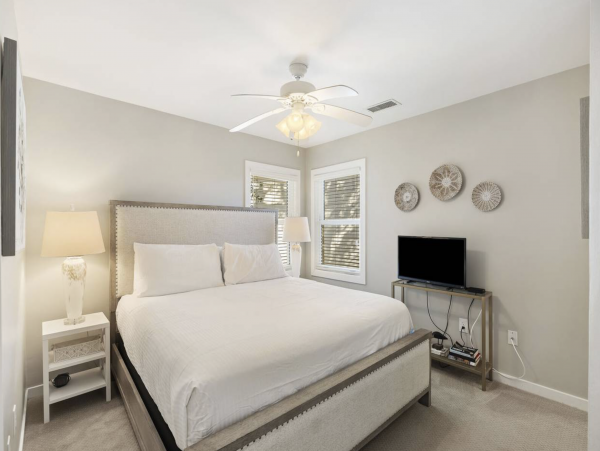 Isle of Palms Luxury Accommodation Resort Amenities Pool/Tennis