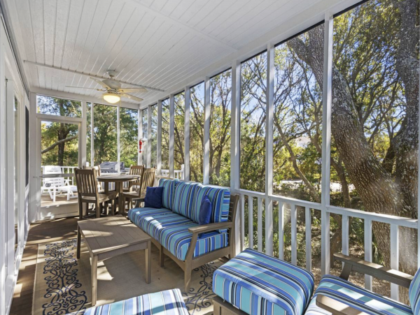 Isle of Palms Luxury Accommodation Resort Amenities Pool/Tennis