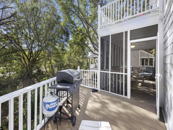 Isle of Palms Luxury Accommodation Resort Amenities Pool/Tennis