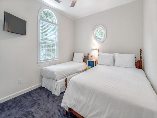 Beach Getaway with 3 Bedrooms in Isle of Palms