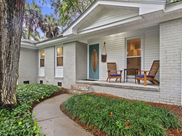 A Perfect Beach Retreat 4 Bedroom Home Centrally Located in  Isle of Palms