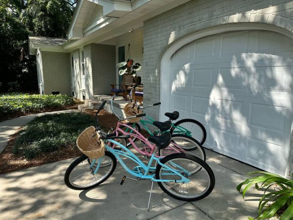 A Perfect Beach Retreat 4 Bedroom Home Centrally Located in  Isle of Palms