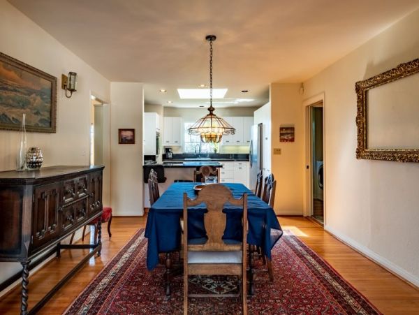 Charming Coastal Retreat: La Jolla Vacation Rental 4 Bedroom