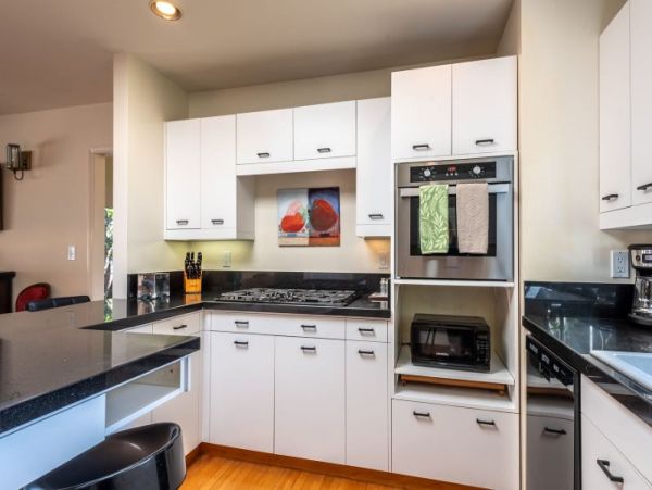 Charming Coastal Retreat: La Jolla Vacation Rental 4 Bedroom