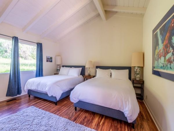 Charming Coastal Retreat: La Jolla Vacation Rental 4 Bedroom