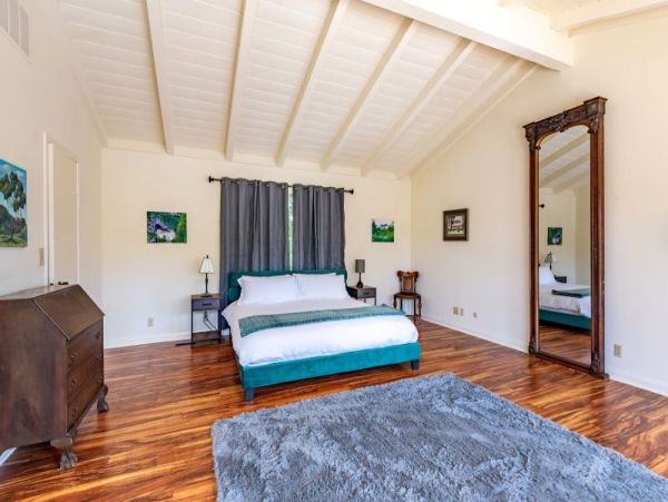 Charming Coastal Retreat: La Jolla Vacation Rental 4 Bedroom