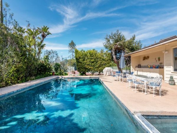 Charming Coastal Retreat: La Jolla Vacation Rental 4 Bedroom