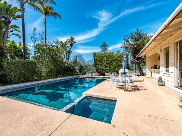 Charming Coastal Retreat: La Jolla Vacation Rental 4 Bedroom