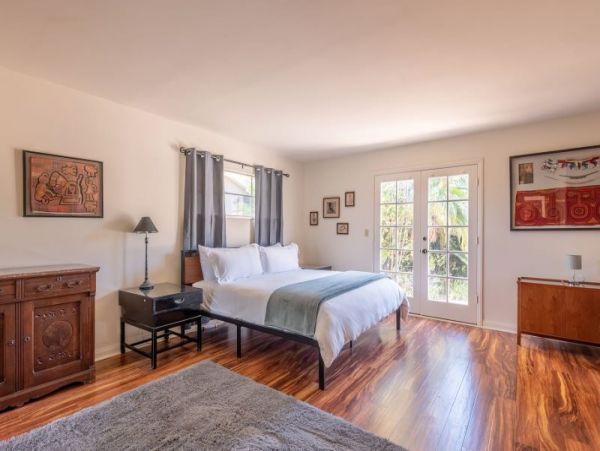 Charming Coastal Retreat: La Jolla Vacation Rental 4 Bedroom