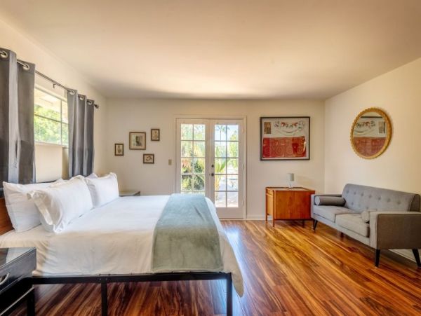 Charming Coastal Retreat: La Jolla Vacation Rental 4 Bedroom