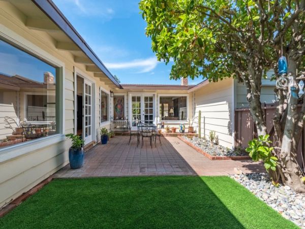 Charming Coastal Retreat: La Jolla Vacation Rental 4 Bedroom