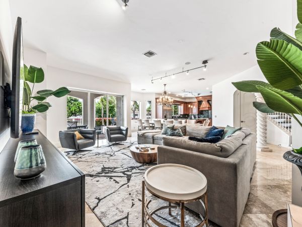 Luxurious Italian- Inspired Waterfront House Rental in Fort Lauderdale