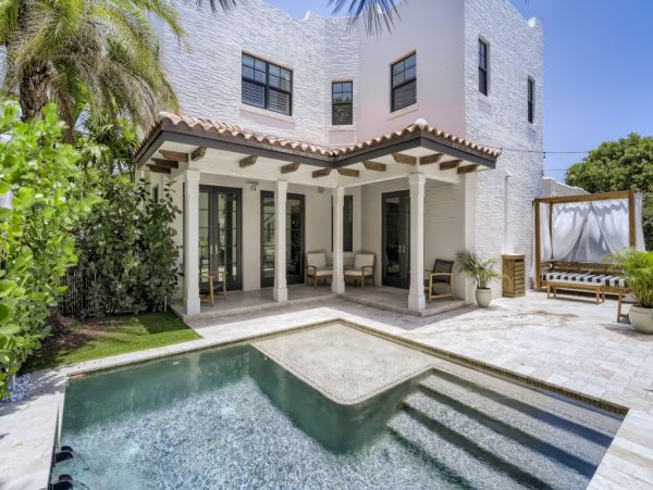 West Palm Beach Vacation Home with 4 Bedroom & Private Pool