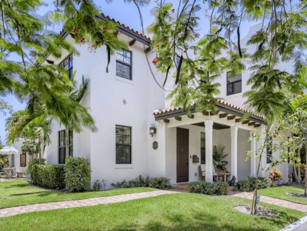 West Palm Beach Vacation Home with 4 Bedroom & Private Pool