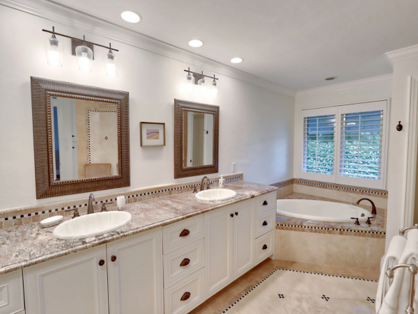 Waterfront Vacation Home with 3 Bedroom, Pool/Spa in Naples