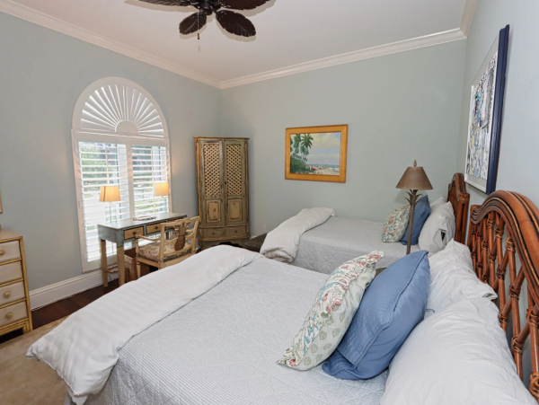 Waterfront Vacation Home with 3 Bedroom, Pool/Spa in Naples