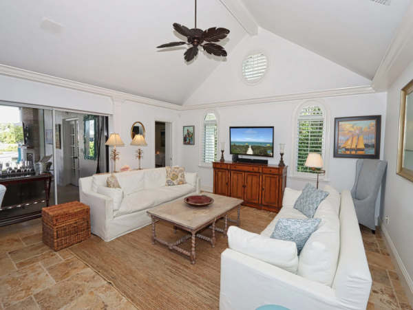 Waterfront Vacation Home with 3 Bedroom, Pool/Spa in Naples