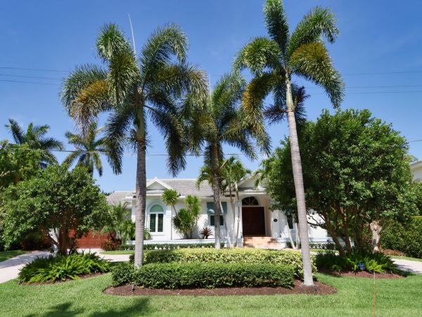 Waterfront Vacation Home with 3 Bedroom, Pool/Spa in Naples