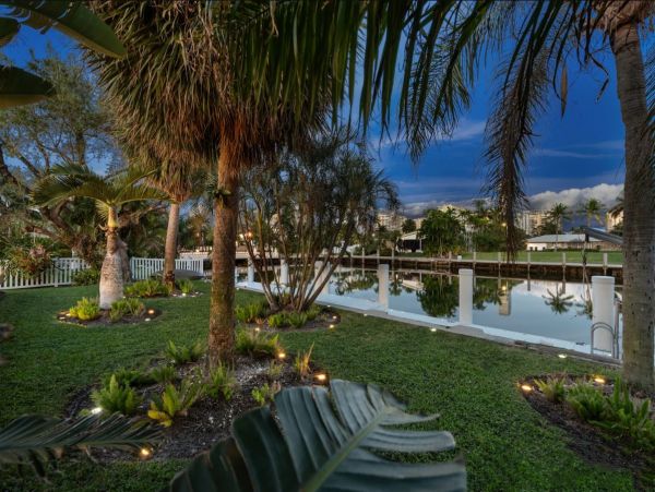 Hallandale Vacation Home Sleeps 12