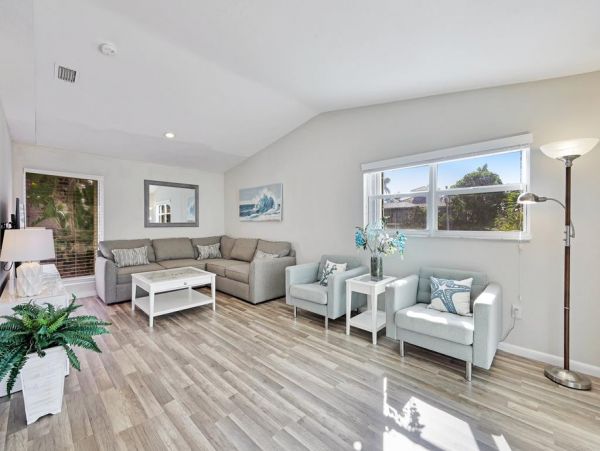 Charming Marco Island 3 Bedroom Pool Home