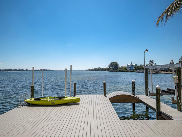 Holmes Beach Vacation Home with 3 Bedroom & Infinity Pool