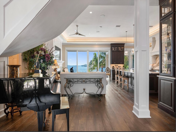 Holmes Beach Vacation Home with 3 Bedroom & Infinity Pool