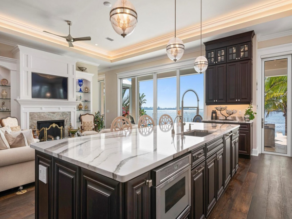 Holmes Beach Vacation Home with 3 Bedroom & Infinity Pool