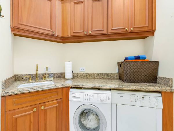 Honolulu Vacation Penthouse Sleeps 8 Guests