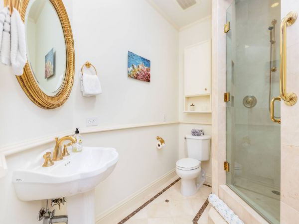 Honolulu Vacation Penthouse Sleeps 8 Guests