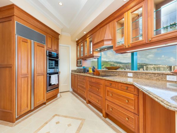 Honolulu Vacation Penthouse Sleeps 8 Guests