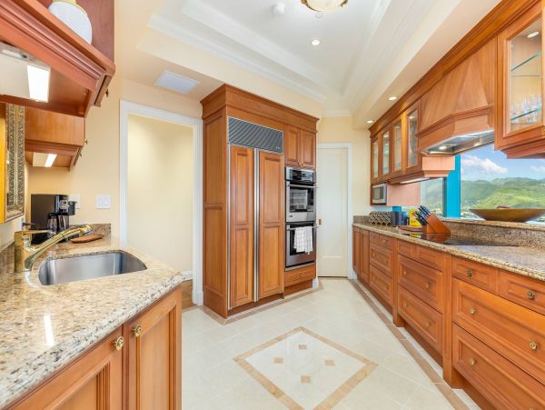Honolulu Vacation Penthouse Sleeps 8 Guests