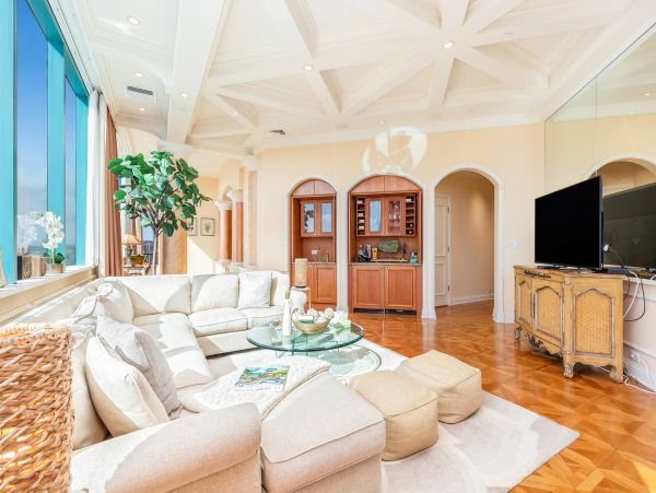 Honolulu Vacation Penthouse Sleeps 8 Guests