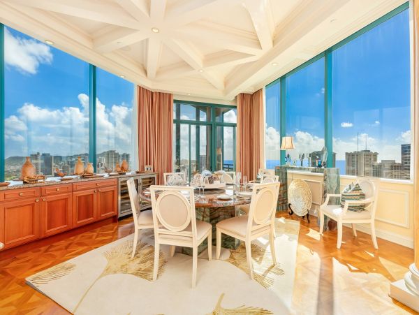 Honolulu Vacation Penthouse Sleeps 8 Guests