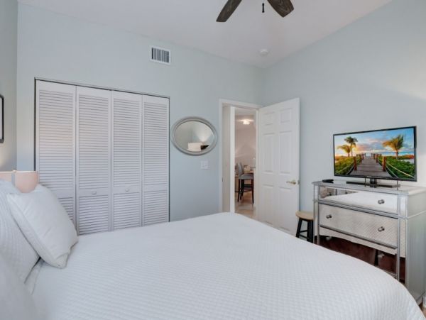 Naples Vacation Condo Sleeps Four Guests