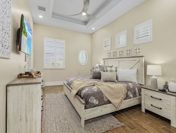 Stunning 10 Bedroom Vacation Home Fort Myers Beach - Two Pools