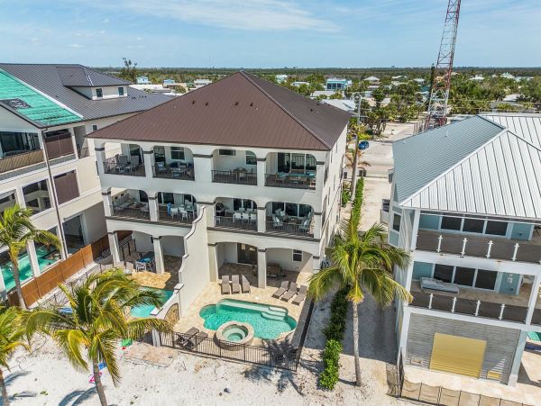 Stunning 10 Bedroom Vacation Home Fort Myers Beach - Two Pools