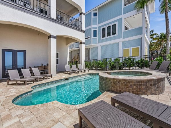 Stunning 10 Bedroom Vacation Home Fort Myers Beach - Two Pools