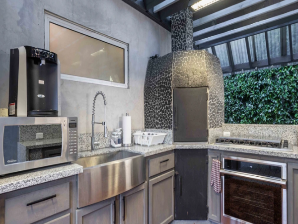 Gorgeous Los Angeles 4 Bedroom Rental Private Pool & Spa
