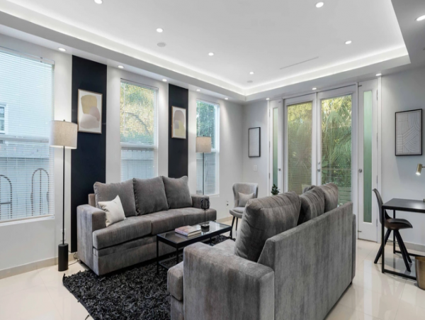 Gorgeous Los Angeles 4 Bedroom Rental Private Pool & Spa