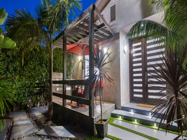 Gorgeous Los Angeles 4 Bedroom Rental Private Pool & Spa