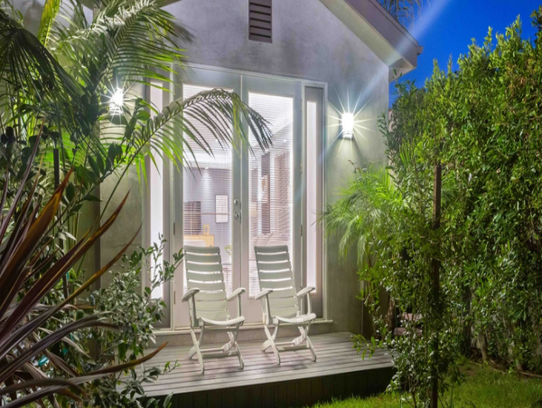 Gorgeous Los Angeles 4 Bedroom Rental Private Pool & Spa