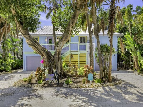 Captiva Vacation Home Four Bedroom