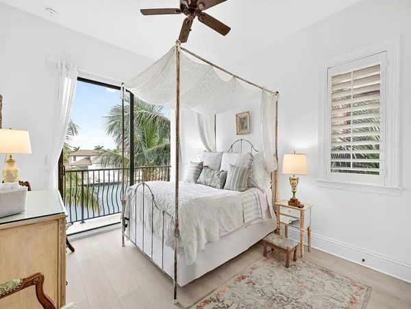 Naples Luxury Vacation Rentals - Gulf Access Waterfront Estate