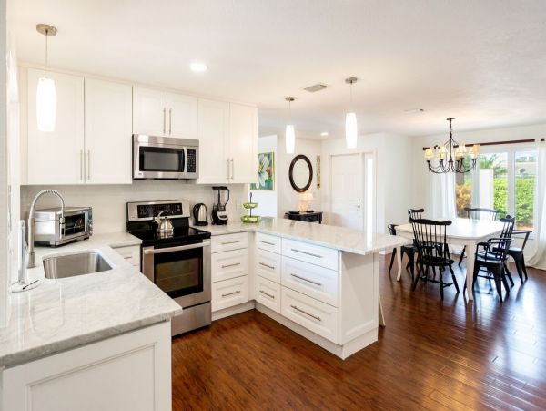 Naples 3 Bedroom Vacation Home with Private Pool