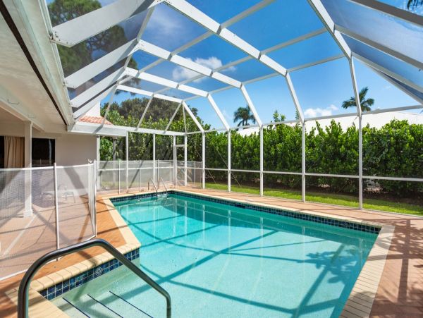 Naples 3 Bedroom Vacation Home with Private Pool