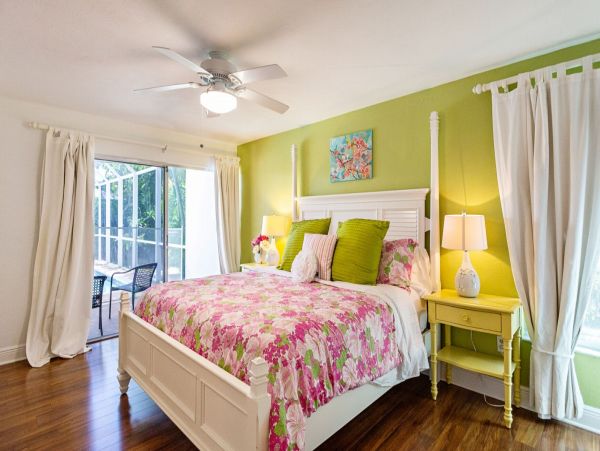 Naples 3 Bedroom Vacation Home with Private Pool