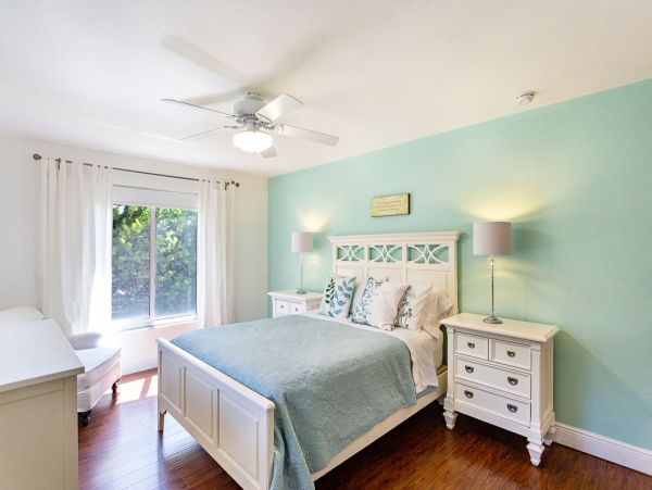 Naples 3 Bedroom Vacation Home with Private Pool