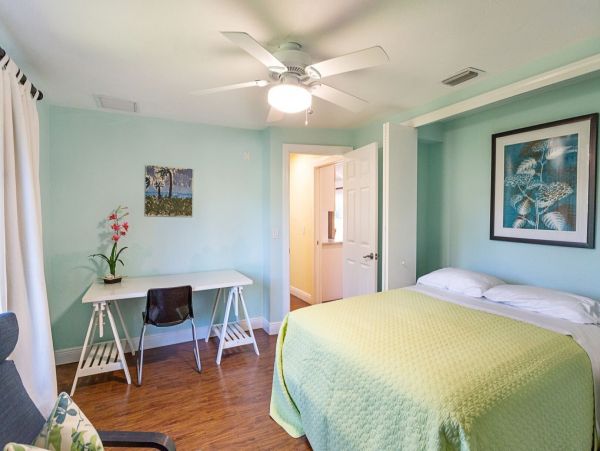 Naples 3 Bedroom Vacation Home with Private Pool