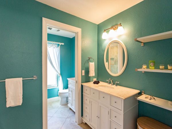 Naples 3 Bedroom Vacation Home with Private Pool