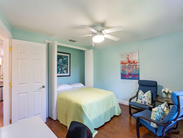 Naples 3 Bedroom Vacation Home with Private Pool